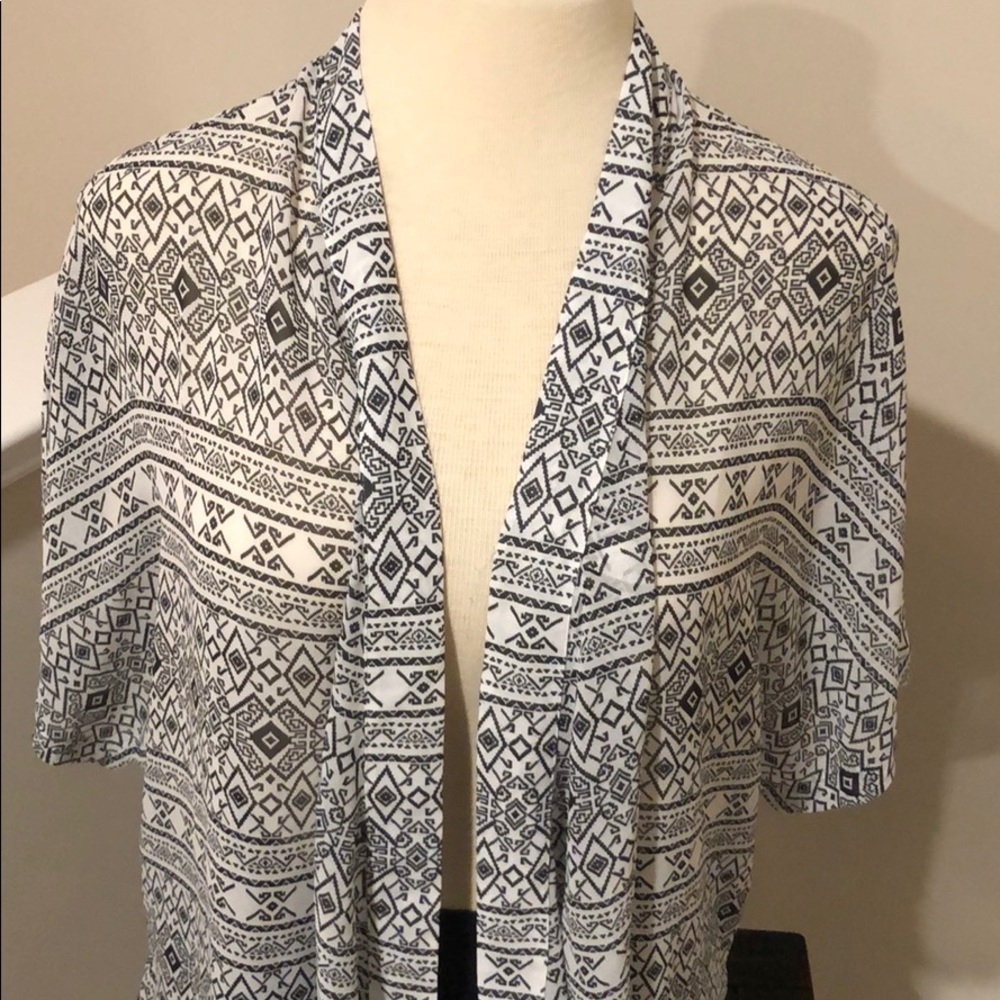 loft black & white kimono